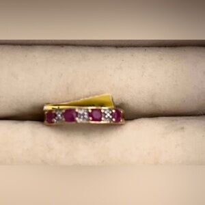 VINTAGE RUBY & DIAMOND RING -Size 7